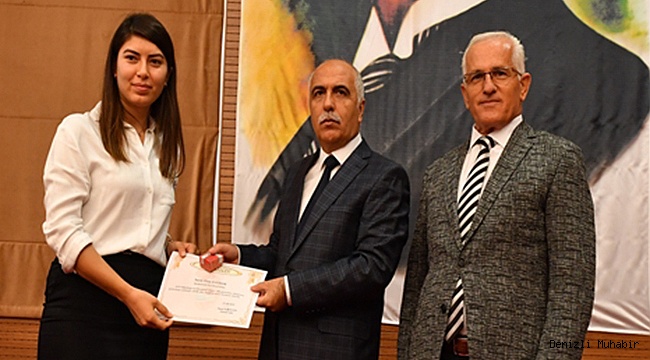 YKS'de İlk Bine Giren Öğrenciler Ödüllendirildi