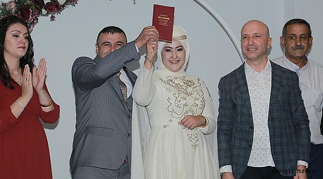 300 çiftin nikahını kıydı