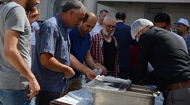 MÜSİAD Aşure İkramında Bulundu