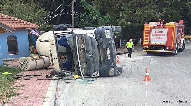 Babadağ'da beton mikseri devrildi: 1 yaralı