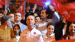 Binlerce Sarayköylü Cumhuriyet yürüyüşünde buluştu
