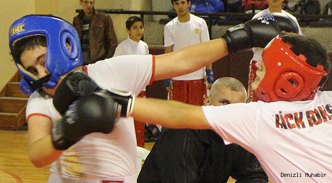 DENİZLİ’DE KİCK BOKS RÜZGARI ESTİ