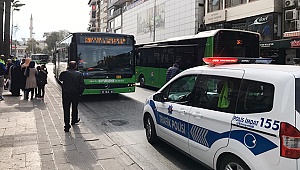 Denizli'de otobüsün çarptığı kadın yaralandı