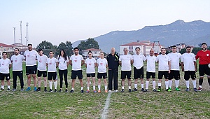 Kadın personeller, sahada fırtına gibi esti.