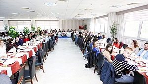 Rektör Bağ, Yabancı Öğrencilerle yemekte buluştu