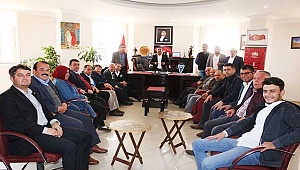 ÇAL’DA DEMOKRASİ RÜZGARI ESİYOR