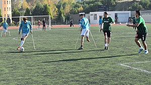 Denizlisporlu yöneticiler, ampute futbol takımıyla maç yaptı