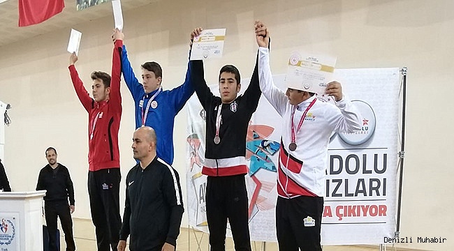 Sarayköylü güreşçiler derece yaptı