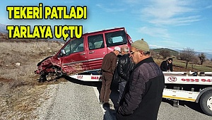 Tekeri fırlayan araç tarlaya uçtu