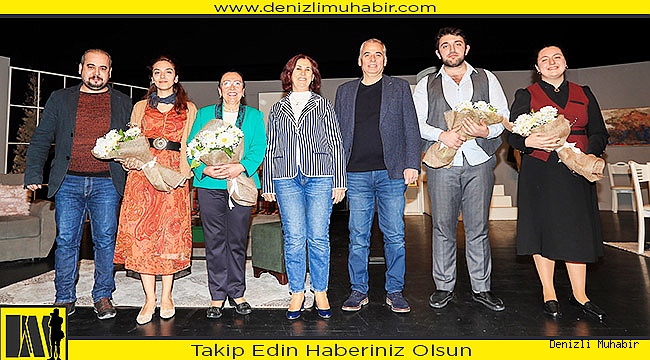 Başkan Zolan ve eşi Berrin Zolan, Geç Kalanlar'ı izledi