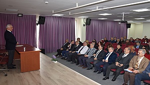 İl Milli Eğitim Müdürü Mahmut Oğuz’un Personelinin Yeni Yılını Kutladı
