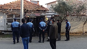 Buldan'da bir evden, 15 kamyon çöp çıktı