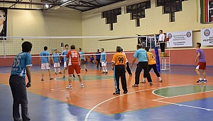 ÇAL’DA VOLEYBOL HEYECANI BAŞLIYOR