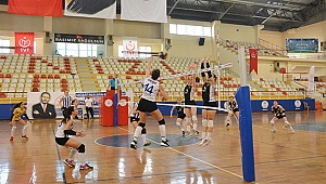 VOLEYBOLDA FİNALİSTLER BELLİ OLDU
