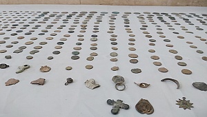 Denizli'de 570 parça sikke ve madalyon ele geçirildi