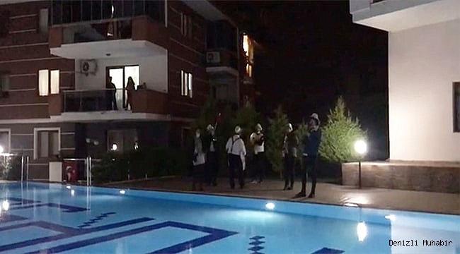 Denizli'de bir sitenin bahçesinde düzenlenen etkinlikle 23 Nisan kutlandı
