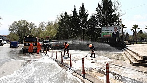 İncilipınar Caddesi yıkanıp dezenfekte edildi