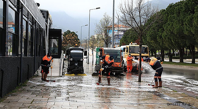 Lise ve Çamlık Caddesi yıkanıp dezenfekte edildi