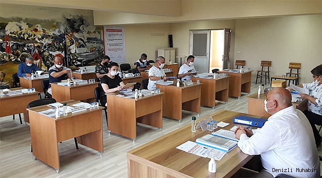 Belediye faaliyet raporu oylandı