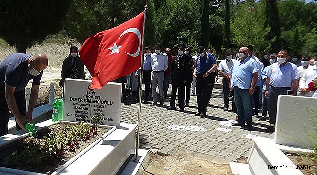 Buldan Protokolünden, şehitlik ziyareti