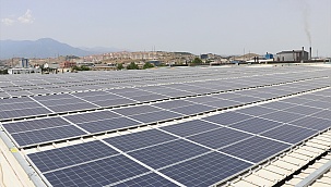 FABRİKANIN ÇATISINI ENERJİ SANTRALİNE ÇEVİRDİ