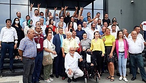 Raziye Akışık 16 Oy Farkla İl Başkanı Oldu