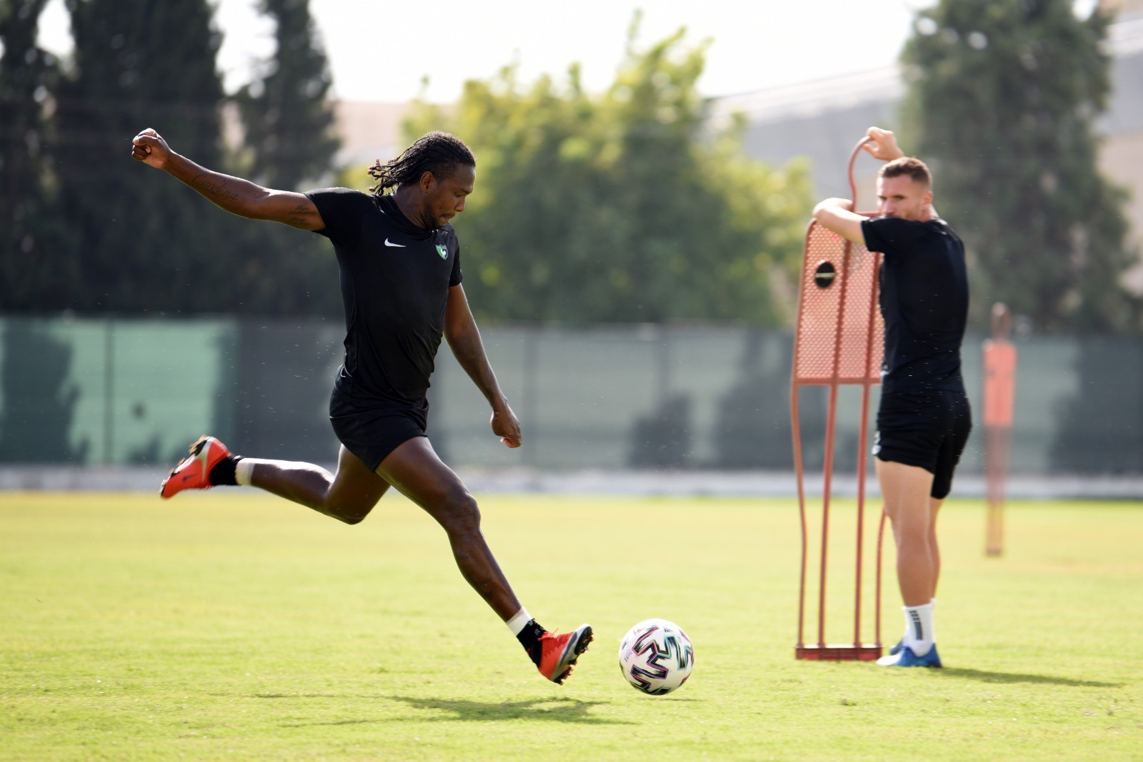 Denizlispor Antalyaspor maçı hazırlıklarına sabah idmanı ile devam etti