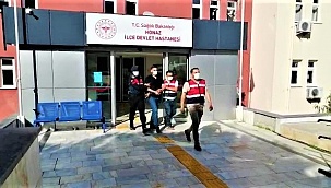 Jandarmaya silah çeken firari zanlı tutuklandı