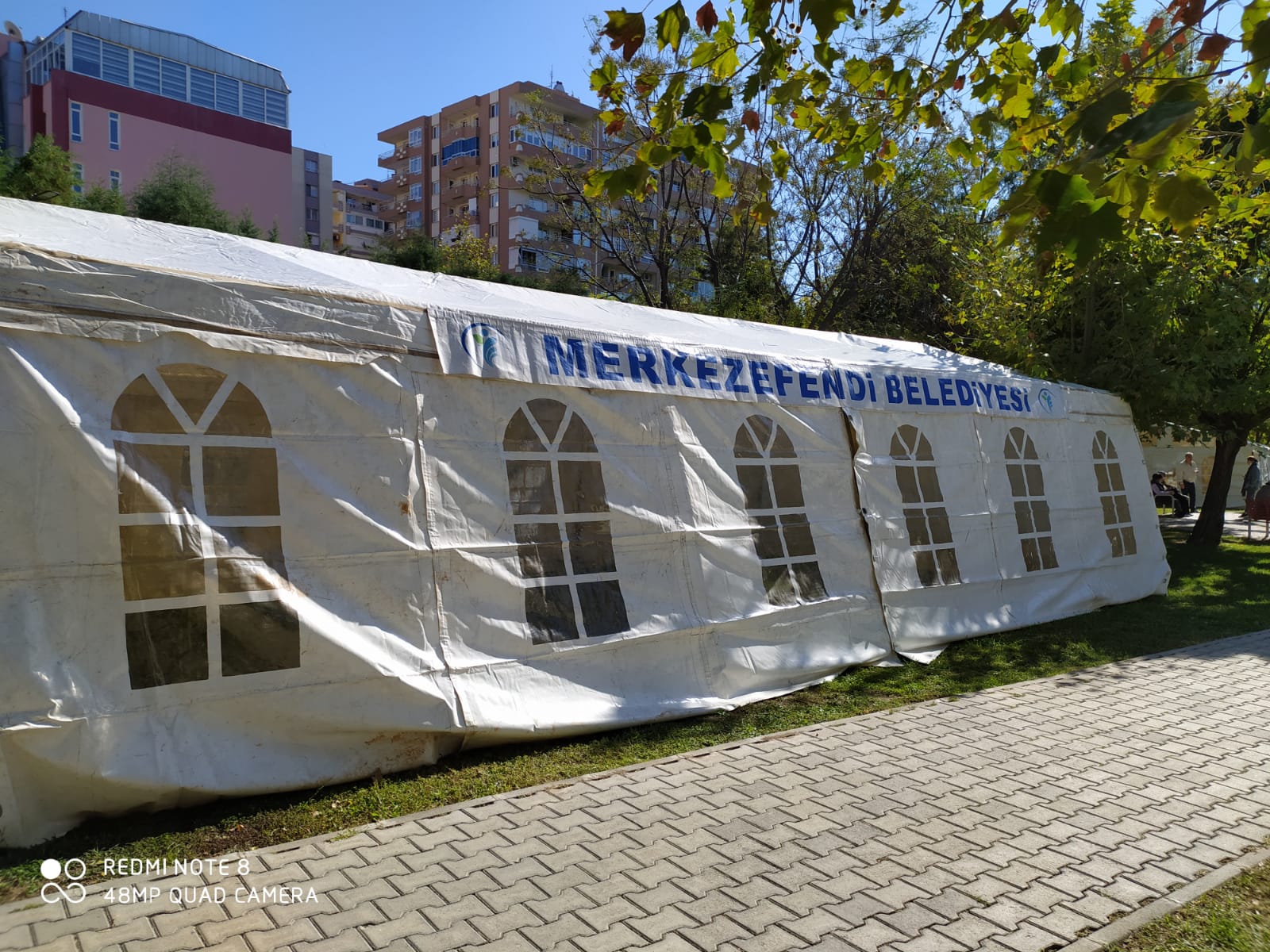 Merkezefendi Belediyesi'nden İzmirli depremzedelere destek sürüyor