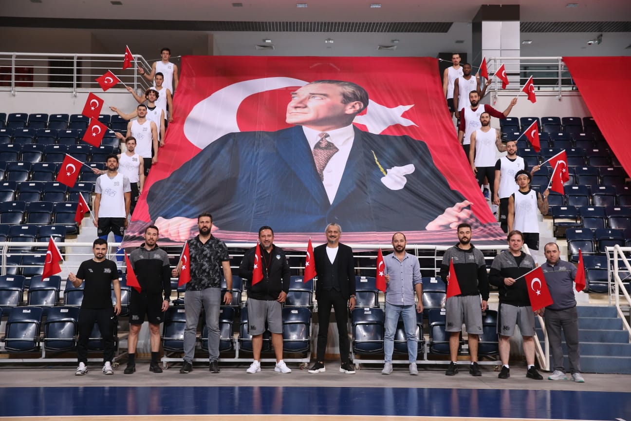 Merkezefendi Denizli Basket'ten Cumhuriyet Bayramı kutlaması