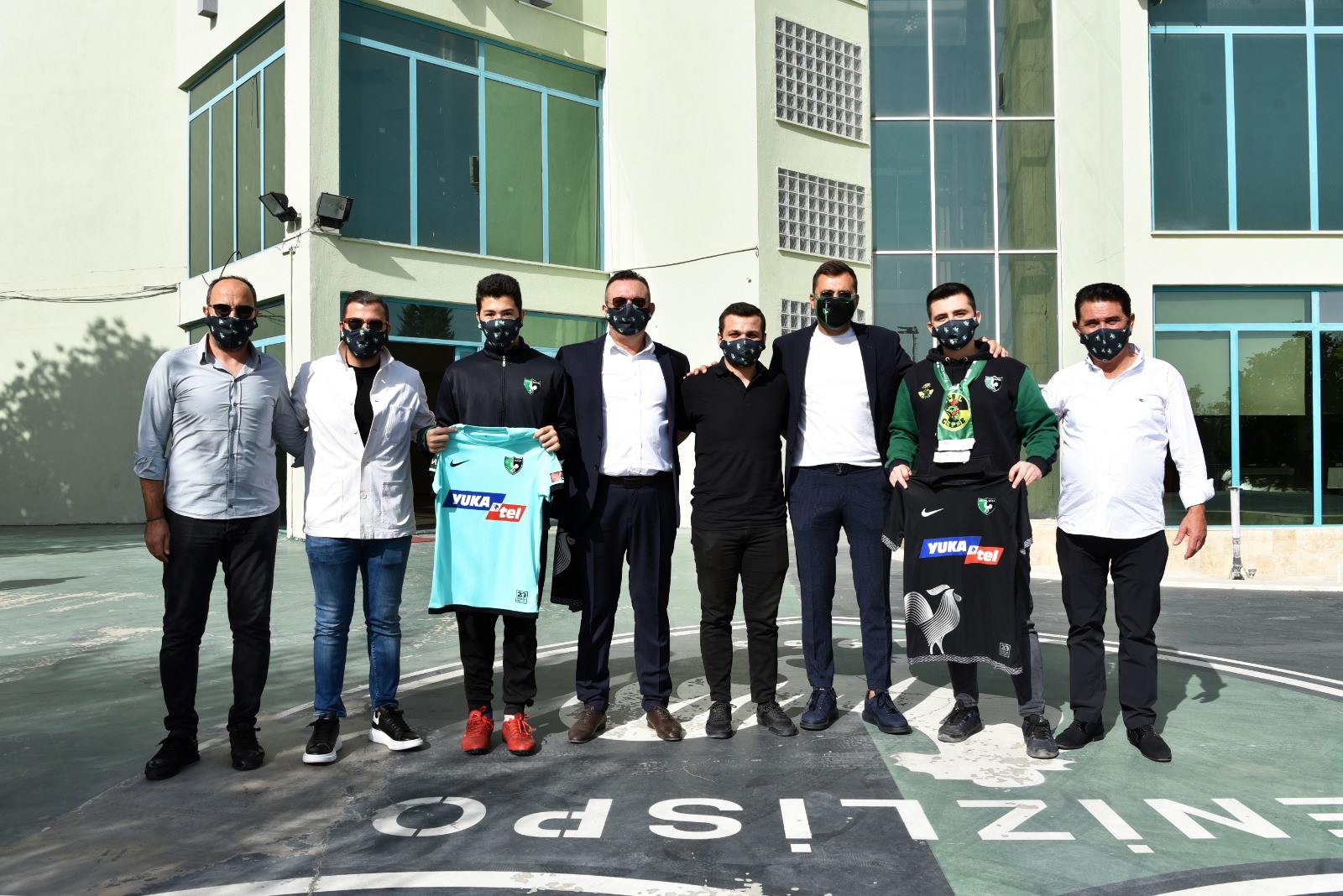 Şanslı 3 taraftar Denizlispor'un antrenmanını izledi