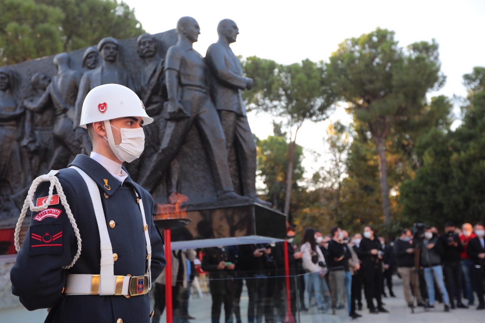 Denizli'de 09.05’te çalan sirenle birlikte hayat 2 dakikalığına durdu