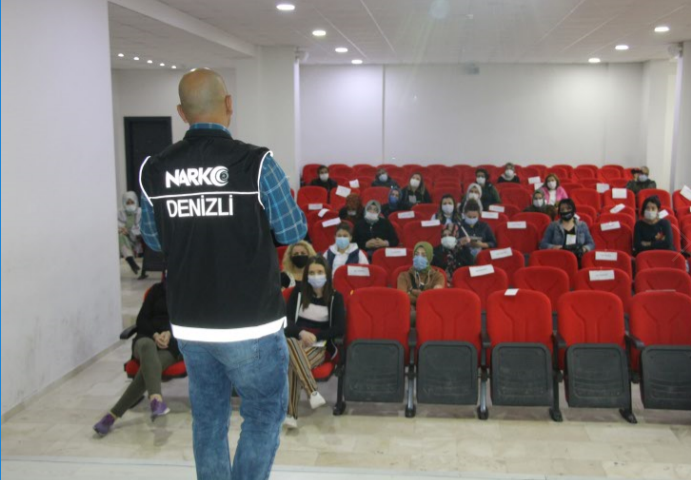 Denizli’de “En İyi Narkotik Polisi: Anne” kampanyası devam ediyor