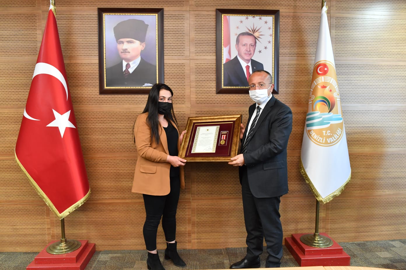 Şehit Yakınımıza ve Gazimize Devlet Övünç Madalyası Verildi