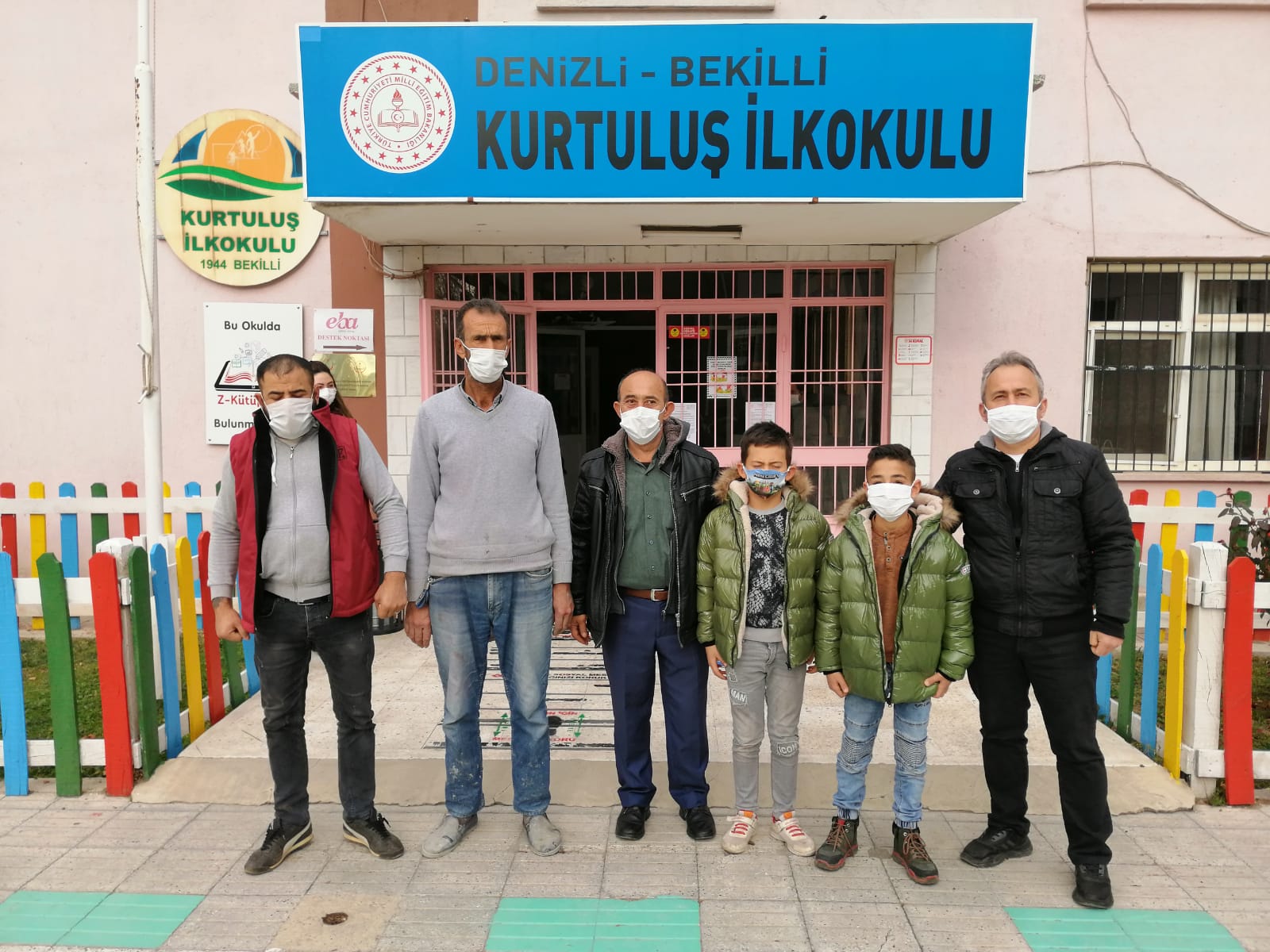 Belediye çalışanları yardımlarına devam ediyor