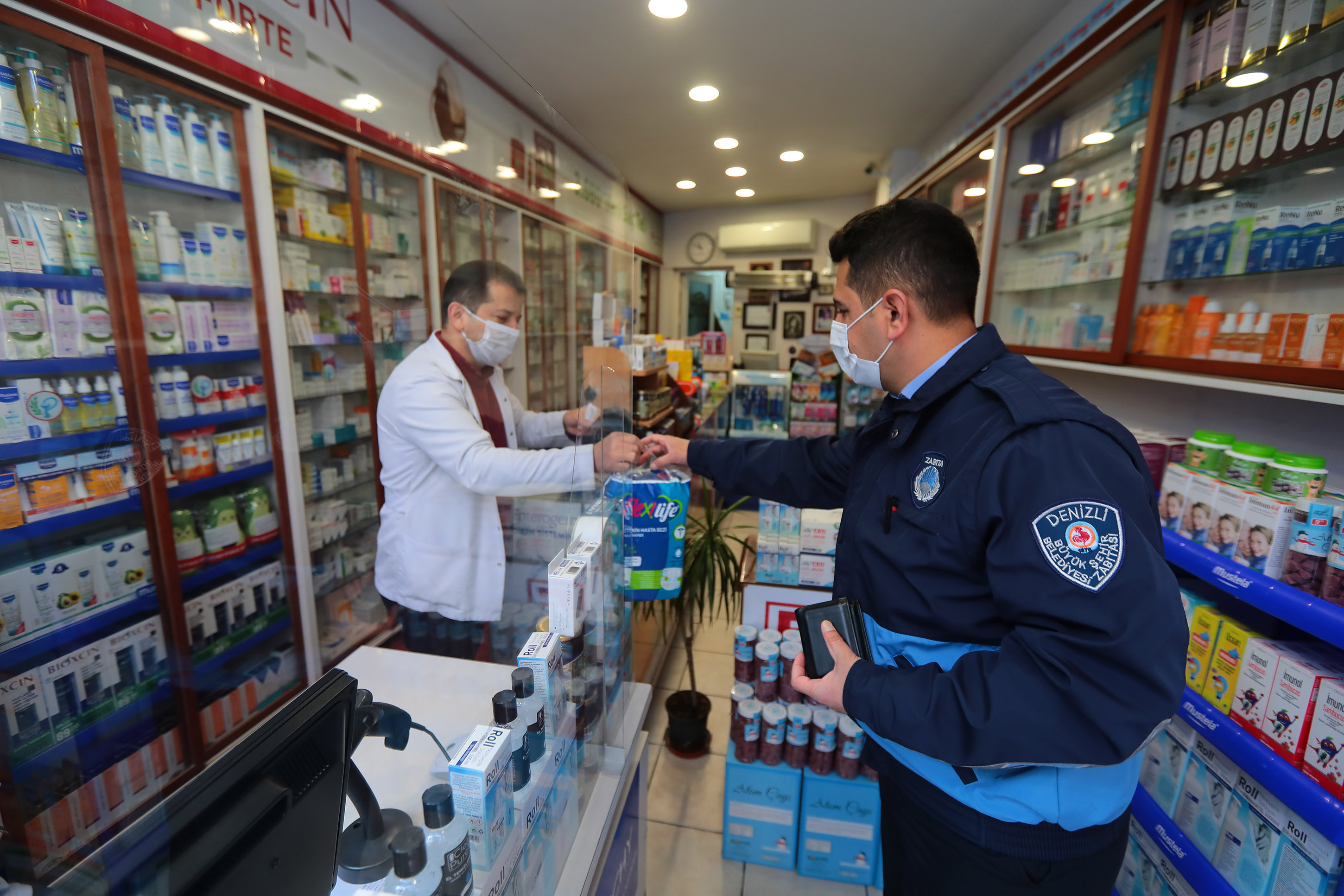 Büyükşehir sokağa çıkma kısıtlamasında da vatandaşların yanında
