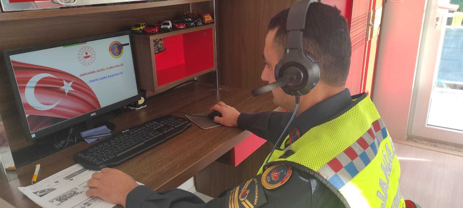 jandarmadan uzaktan 'Trafik Eğitimi'
