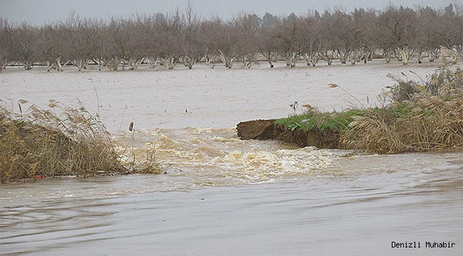 Menderes Nehri alarm vermeye başladı