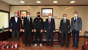 Milli Güreşçi Karadeniz'den Başkan Zolan'a ziyaret