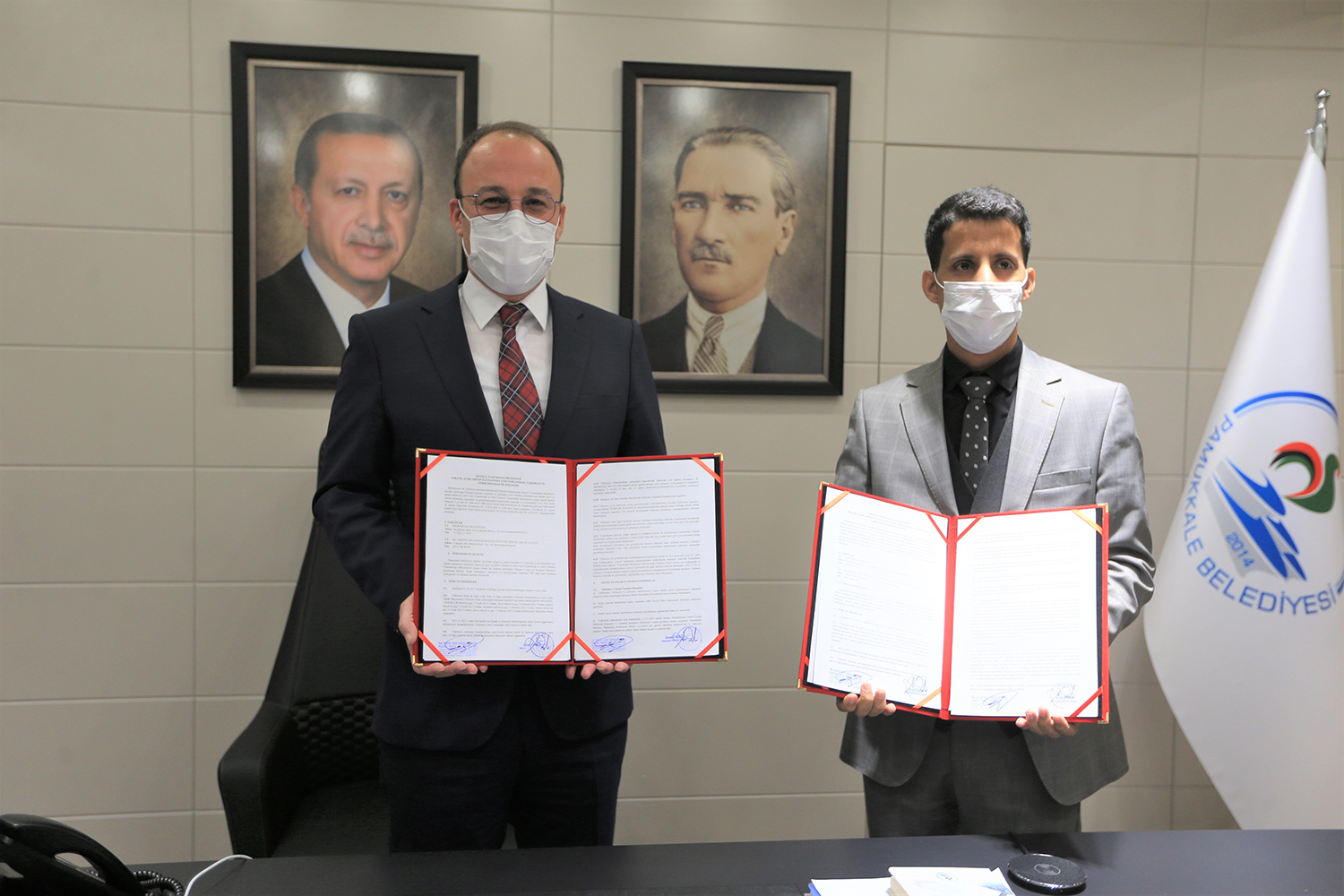 PAMUKKALE’DE TEKSTİL ATIKLARI, İHTİYAÇ SAHİBİ AİLELERE DESTEK SAĞLAYACAK