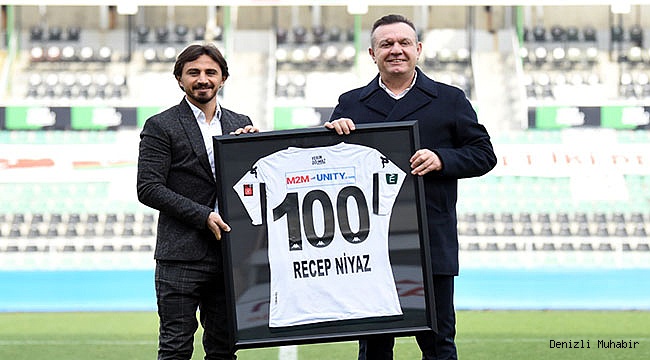 Recep Niyaz, yeşil-siyahlı formayla 100. resmi maçına çıktı