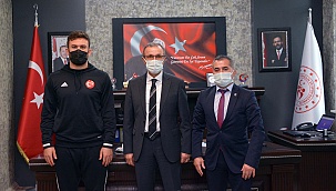 Şampiyon güreşçiden İbanoğlu’na ziyaret
