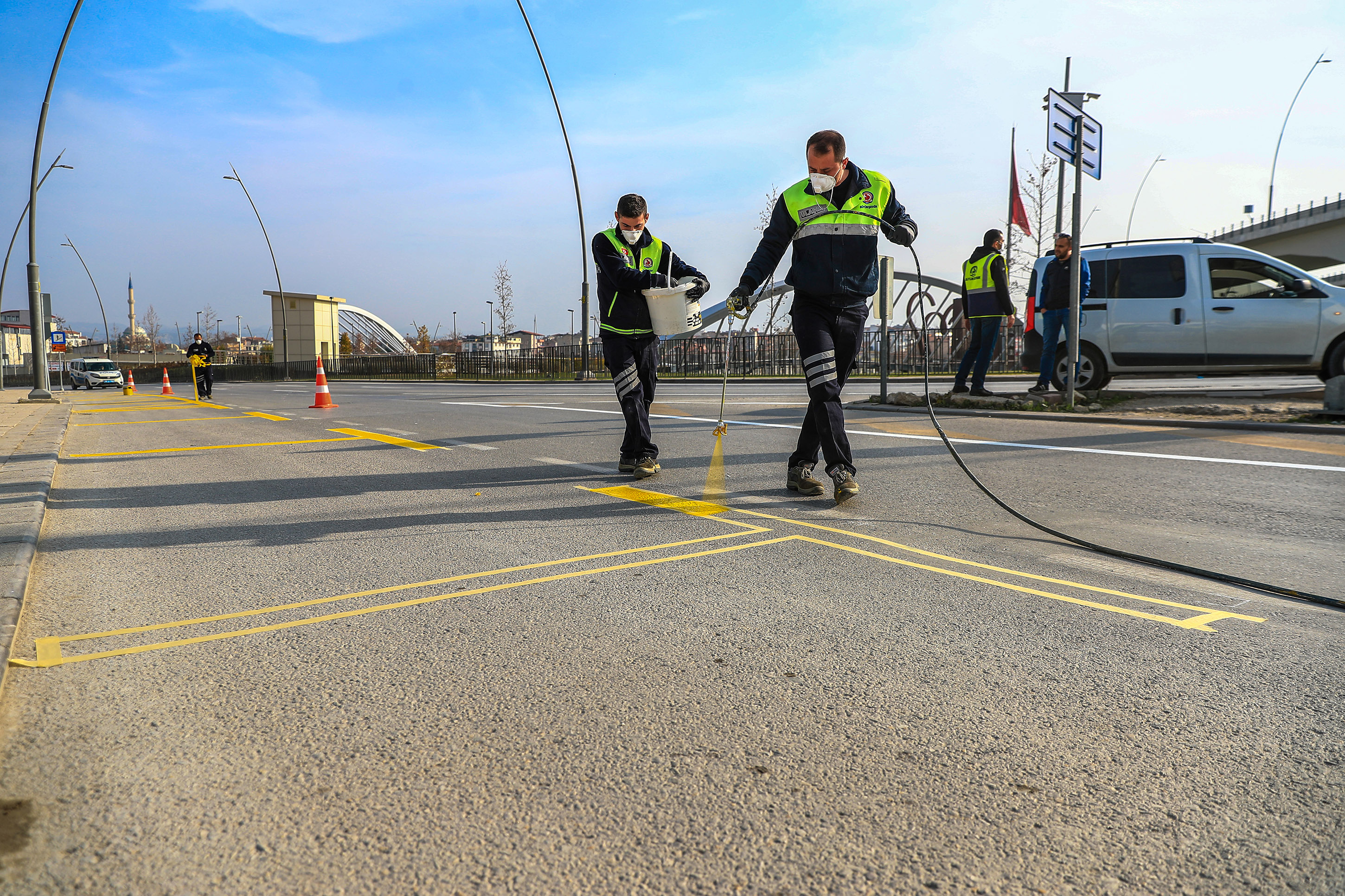 Sokağa çıkma kısıtlamasında yol çizgileri yenilendi
