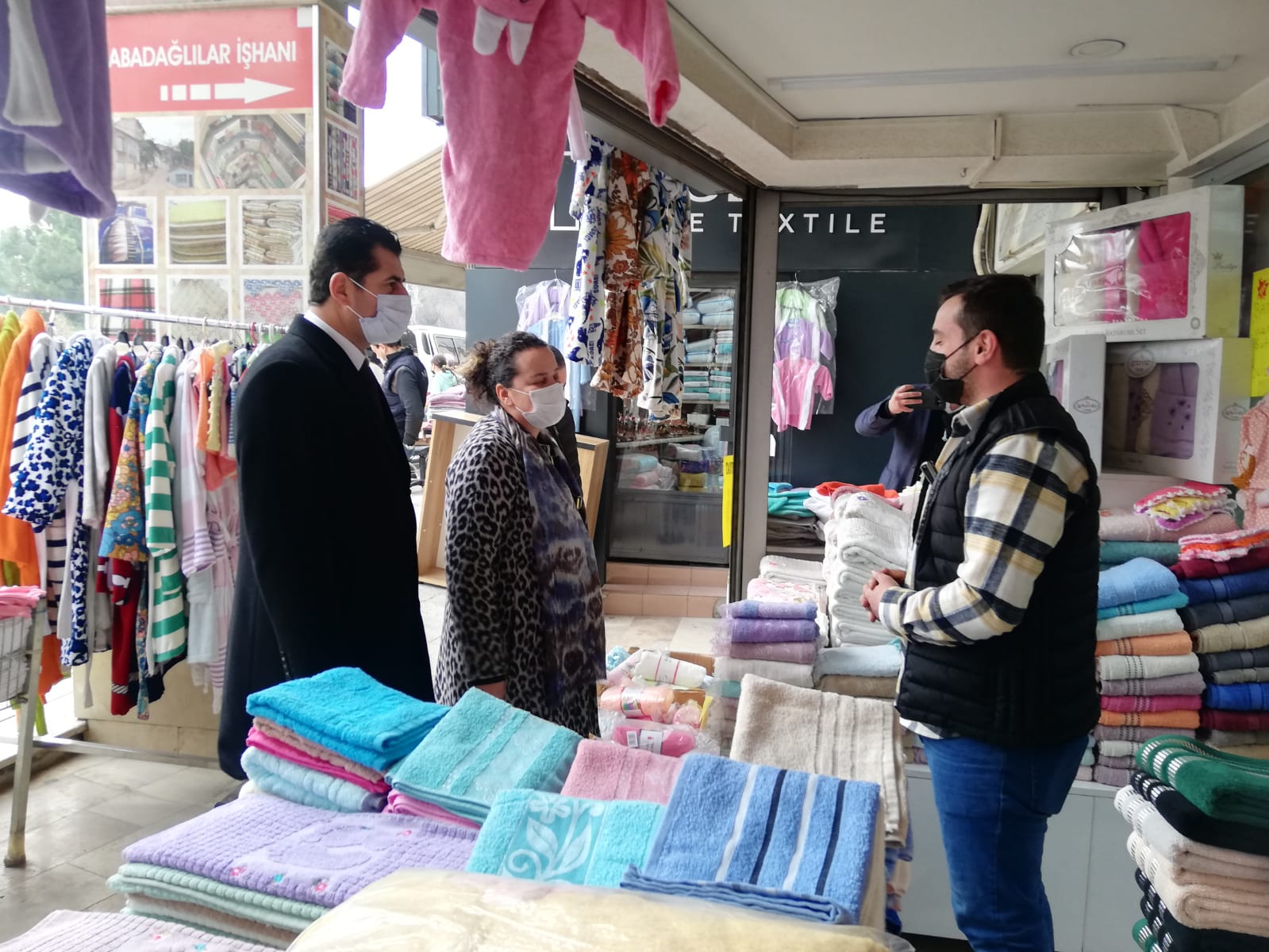 BAŞKAN GÜNGÖR VE VEKİL ÖK ESNAFI DİNLEDİ
