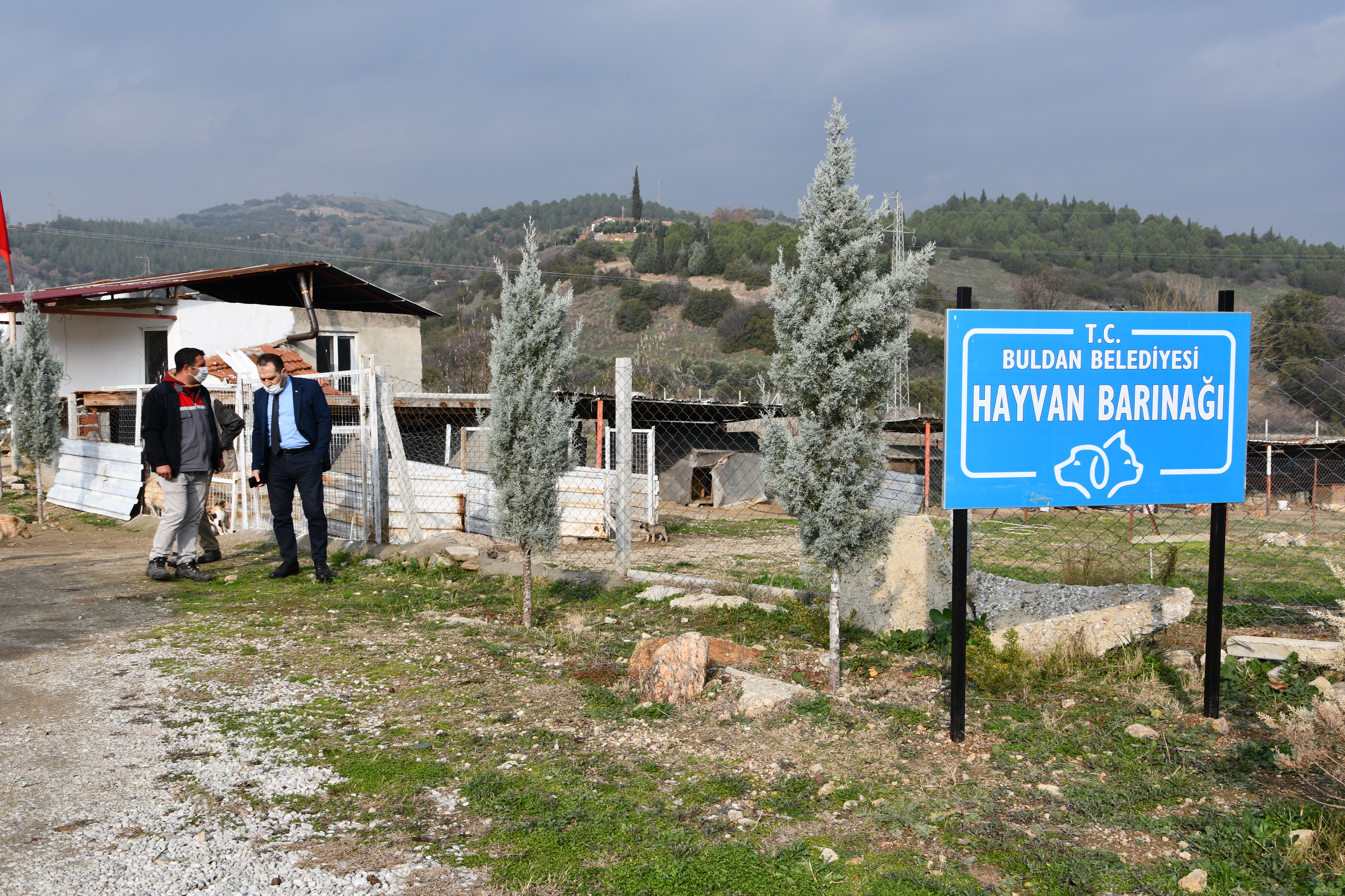 Buldan Belediyesi’nden sokağa uzanan sevgi eli