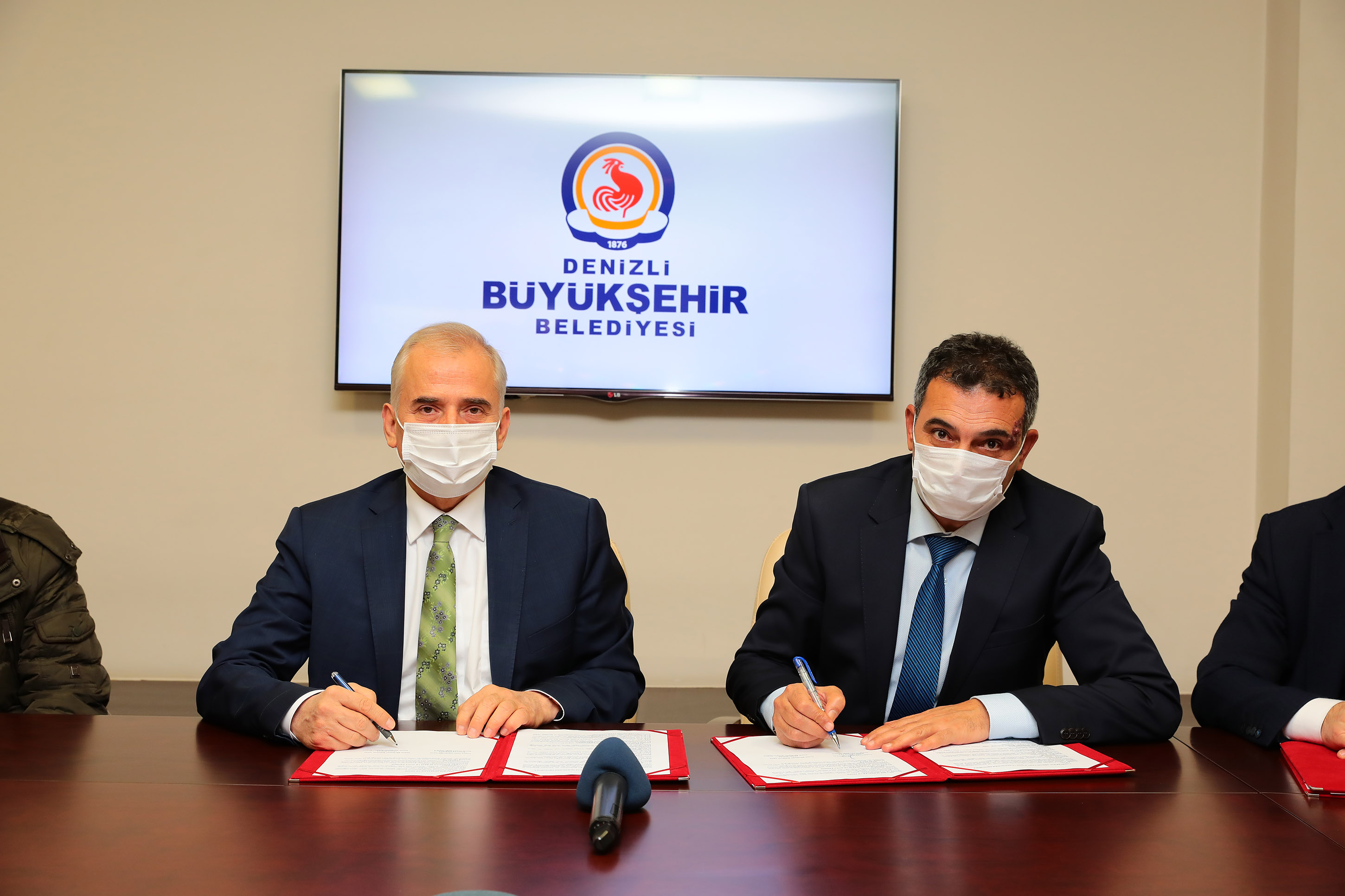 Büyükşehir bal ormanı fidanlarla buluşuyor