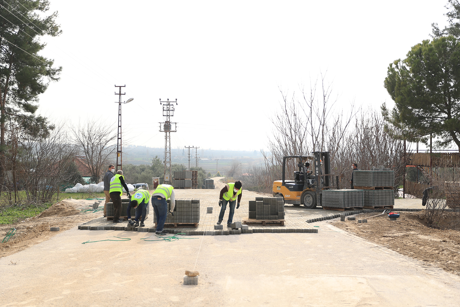 KAVAKBAŞI MAHALLESİ’NDE BETON KİLİT PARKE TAŞI SEVİNCİ