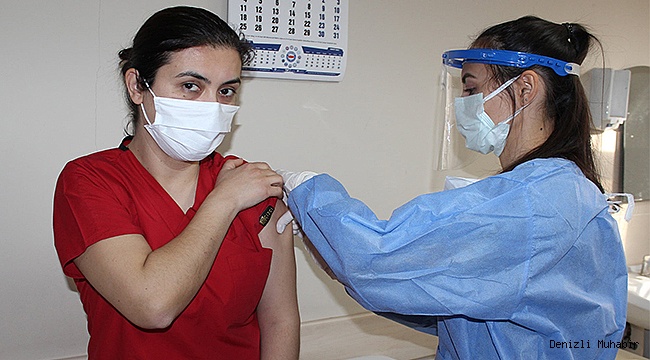Denizli’de sağlıkçılara 2. doz aşıları vurulmaya başlandı