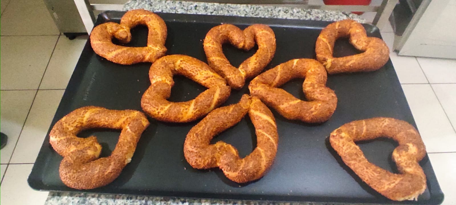 Sevgililer Günü’ne özel simit