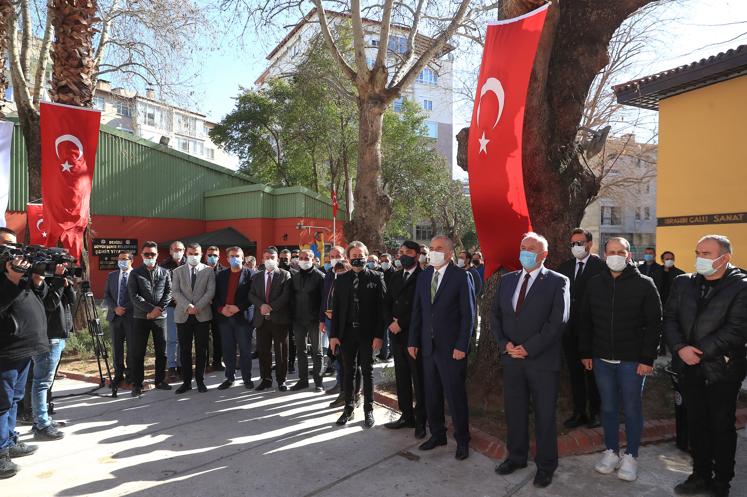 Büyükşehir, usta halk ozanı Özay Gönlüm'ü unutmadı